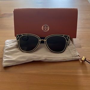 Tory Burch sunglasses with case and dust bag!